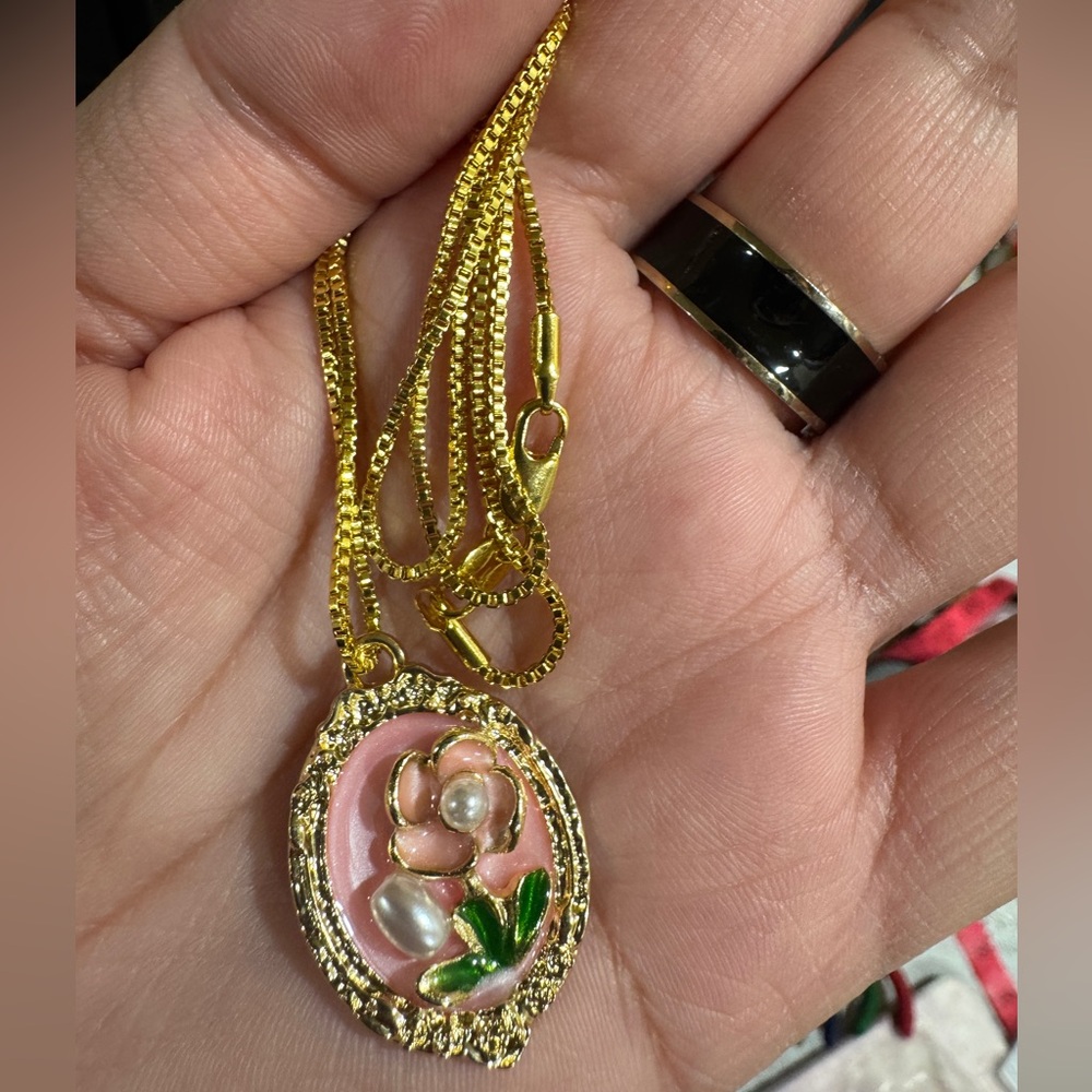 18 k gold plated Gold and Pink Floral Pendant Necklace - Picture 3 of 6